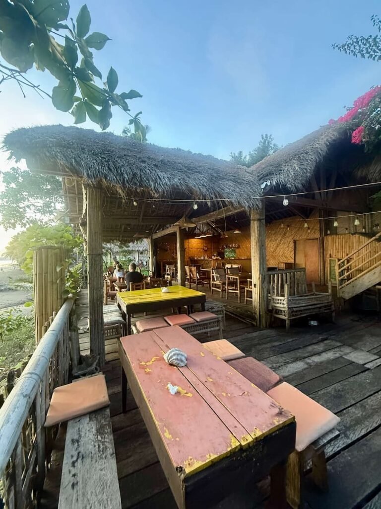 BarAcuda, Donsol, Filipinas