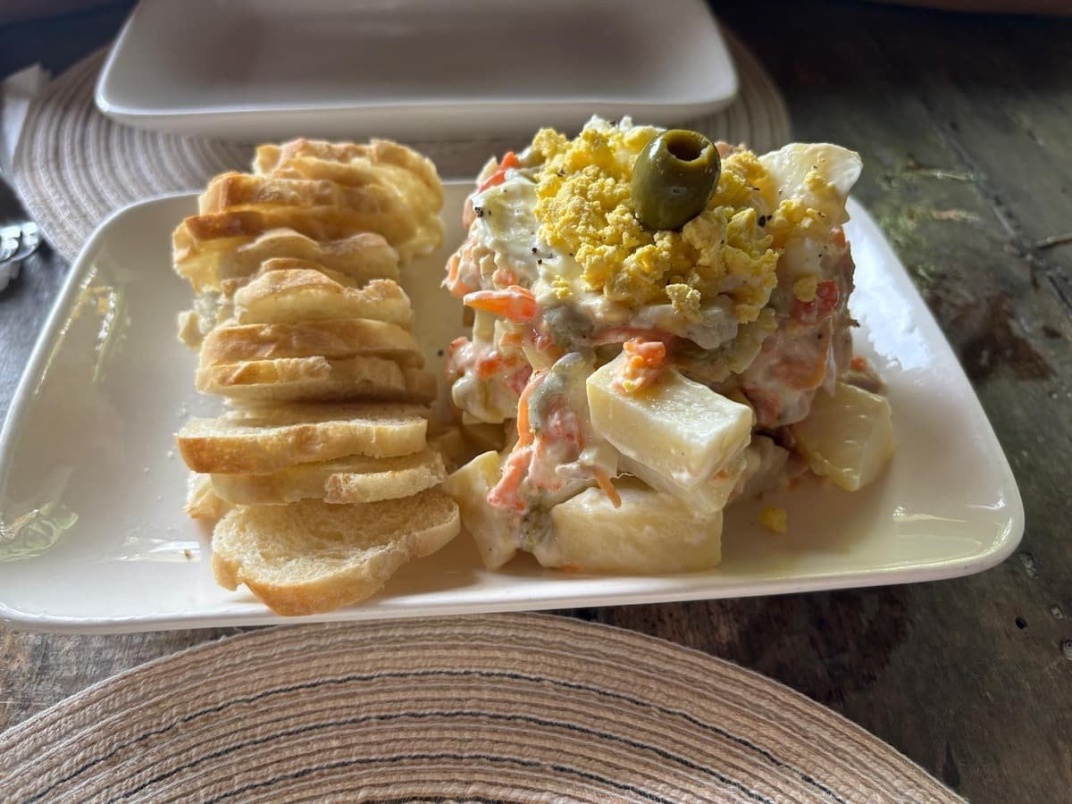 Por fin comida española Ensaladilla rusa en Siargao