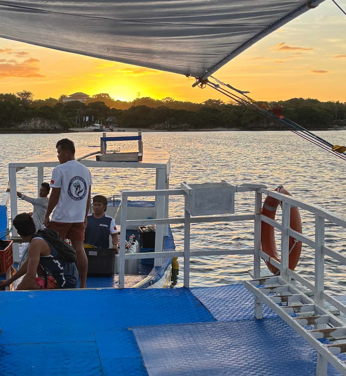 Amanecer en el barco