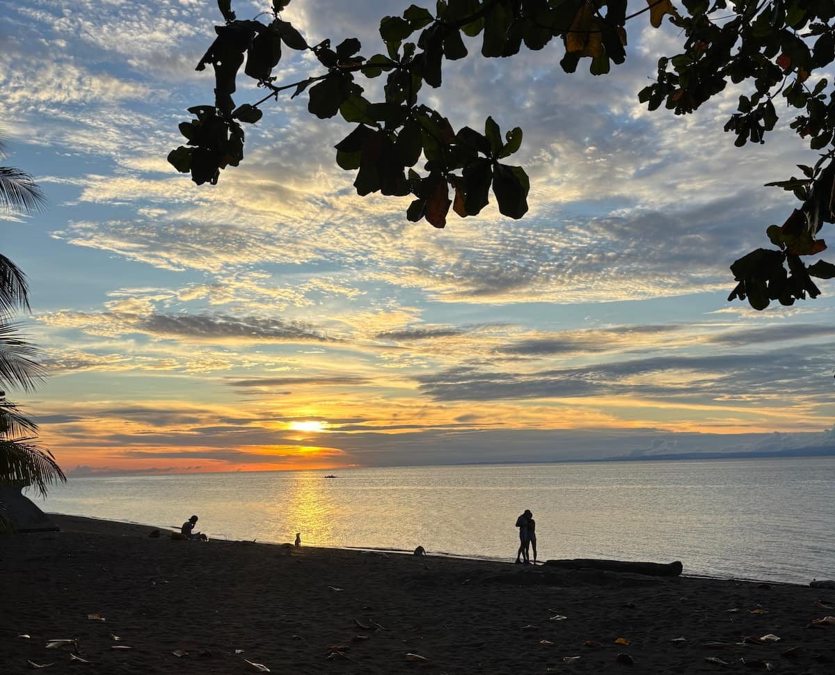 Atardecer en Camiguín Atardecer en Camiguín