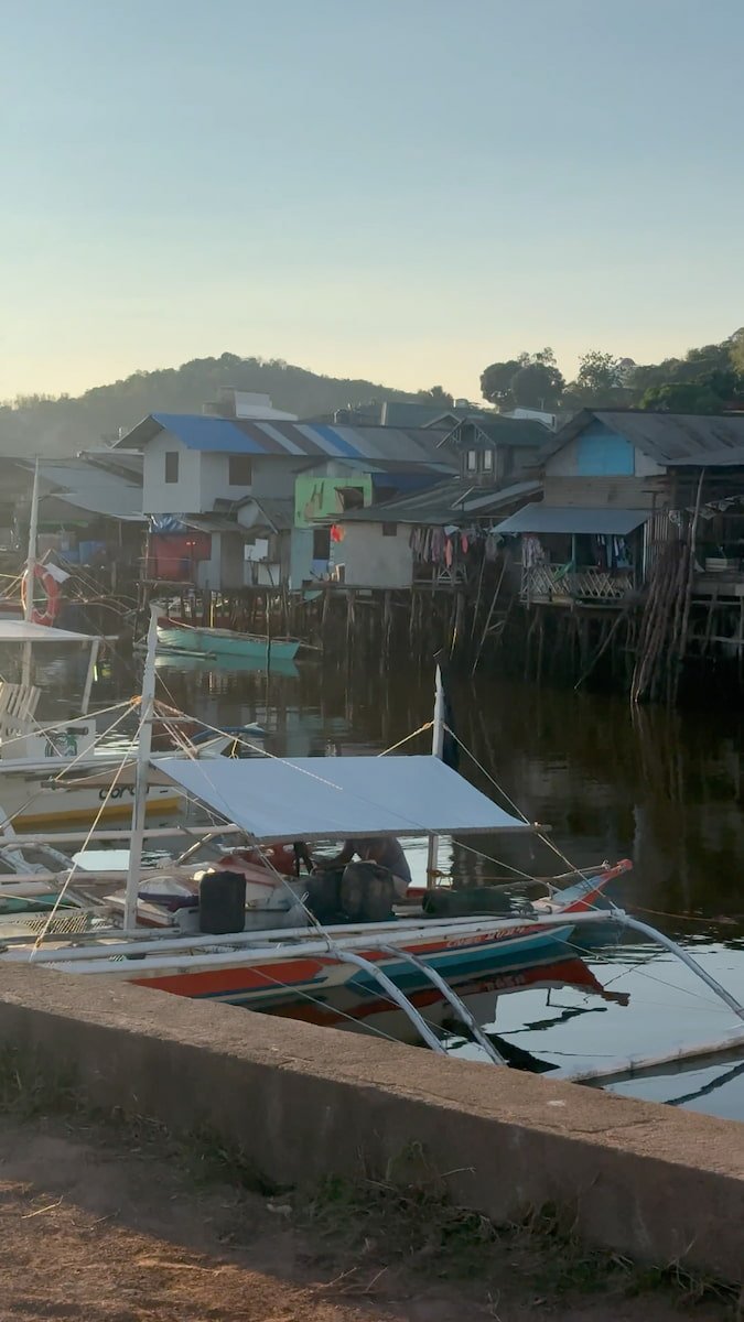 Casas y barcos de pescadores El barrio de Corón