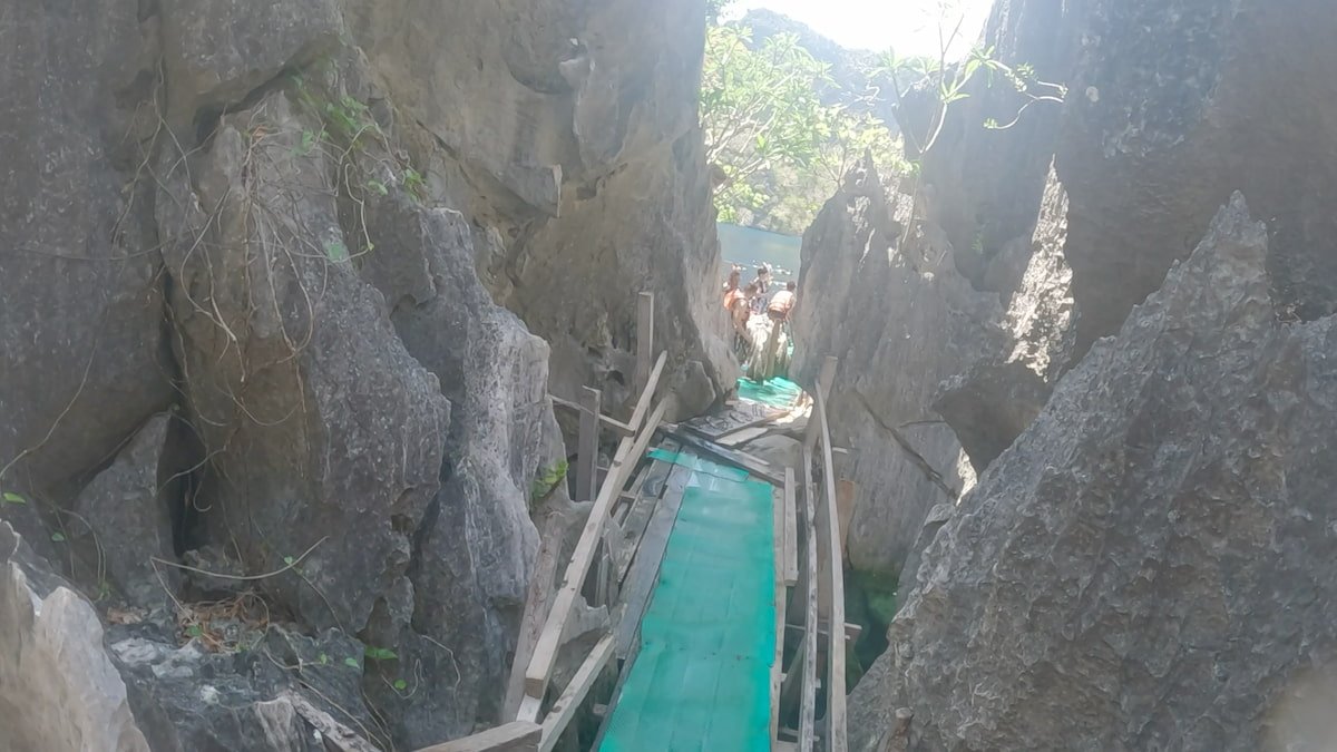 El paso en Twin Lagos Corón