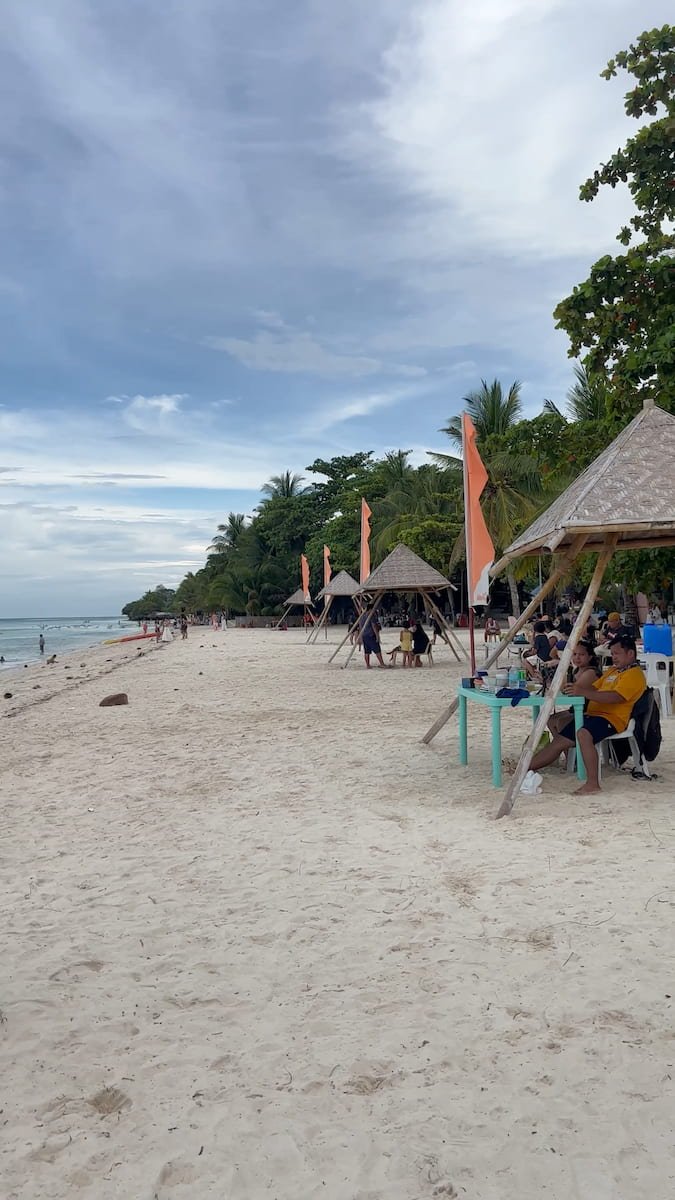 Playa del pueblo de Anda