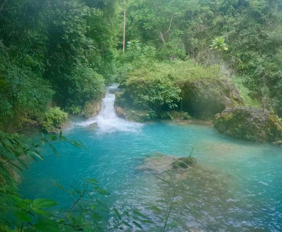 Maravillas naturales en Moalboal Maravillas naturales en el canyoning de Kawasan Falls