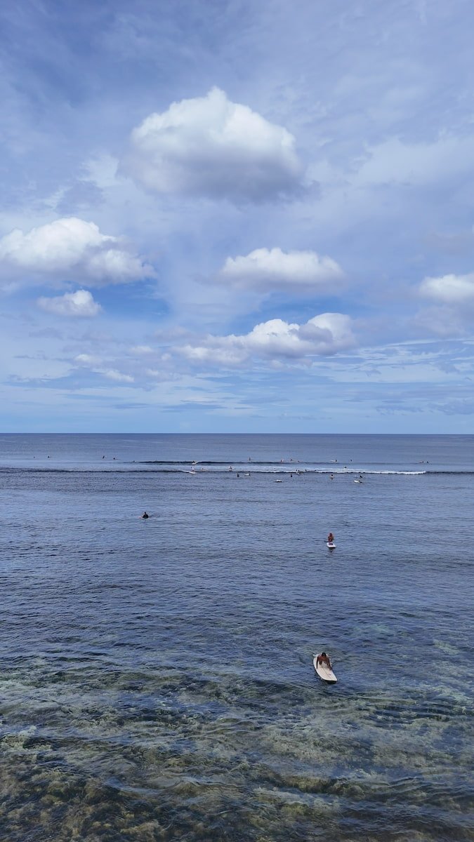 Surfistas en Pacífico Surfistas en Pacífico