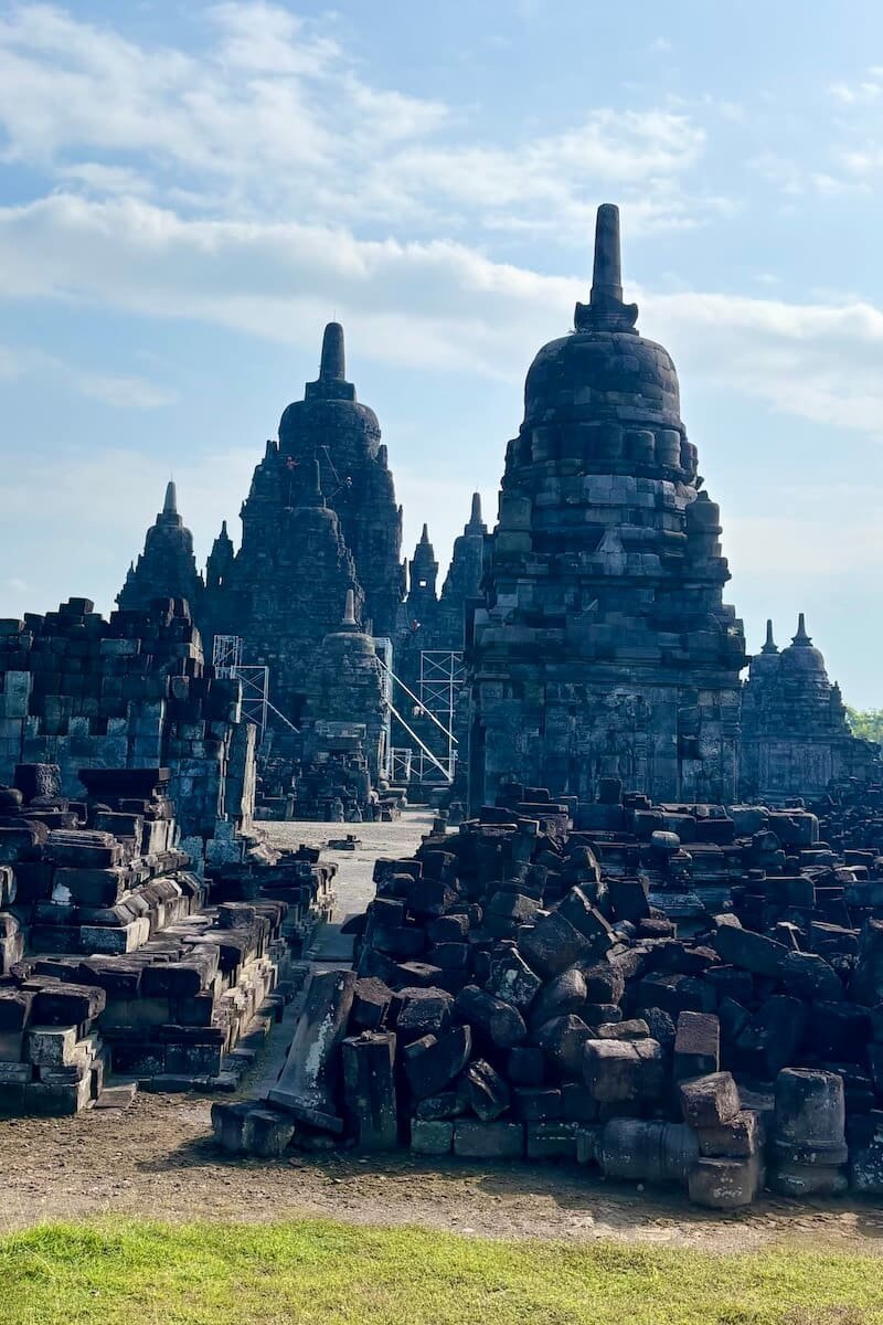 Templos en mantenimiento en Prambanan