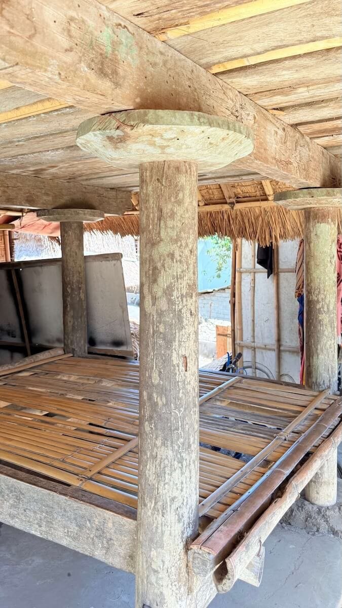 Almacén tradicional en Sade Village