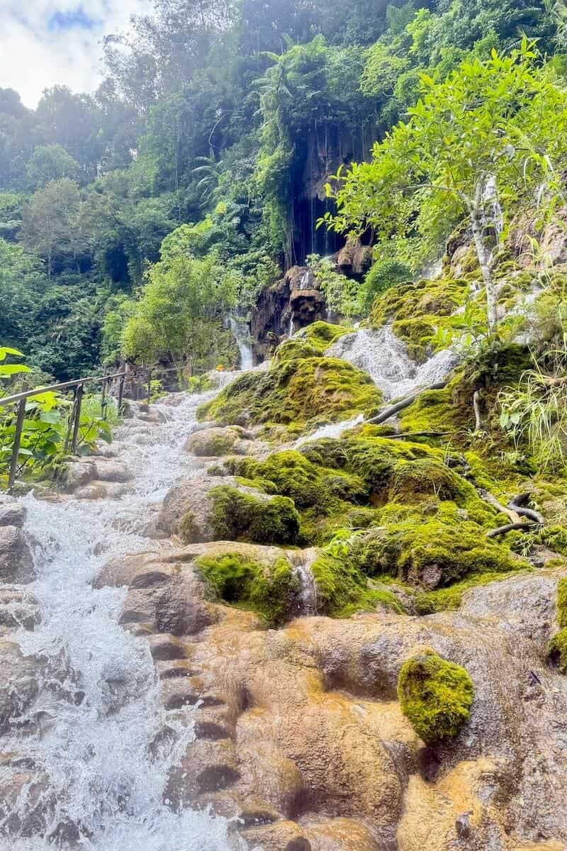 Complejo de cascadas Goa Tetes