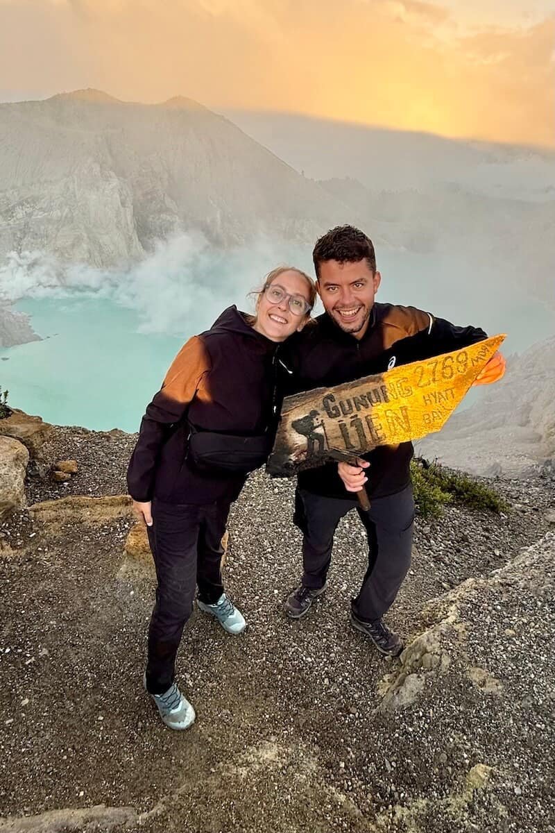 Felicidad tras subir al Ijen