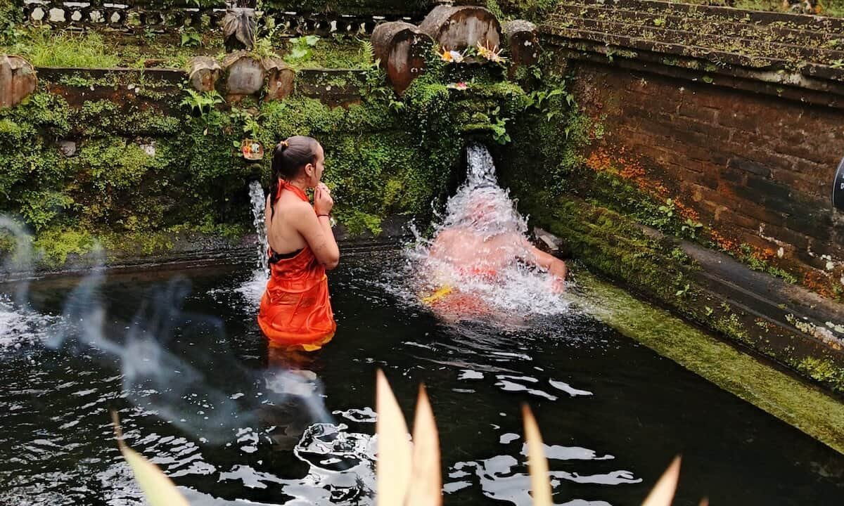 Ritual de la purificación en Bali