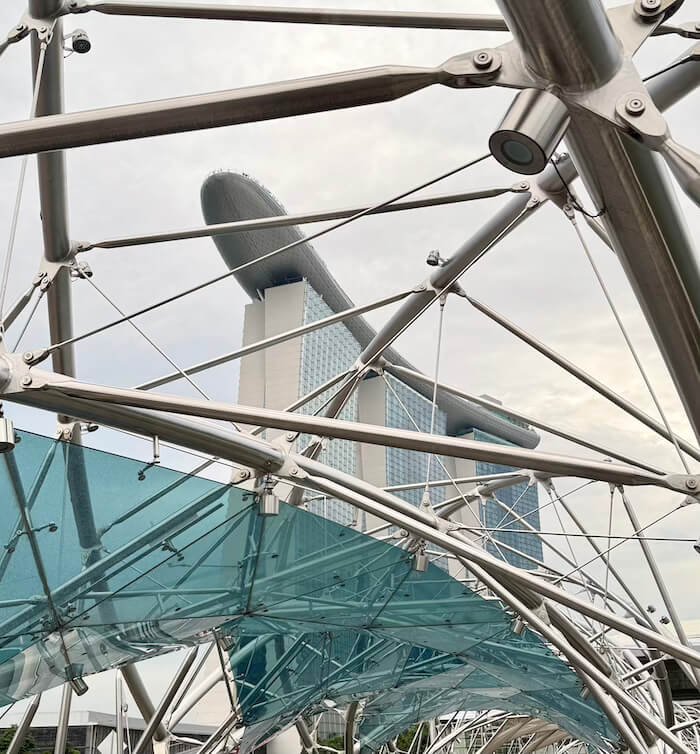 Dentro del puente ADN de Singapur