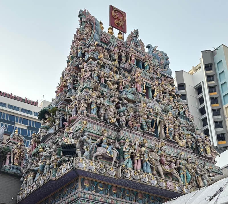 Las figuras de las fachadas de los templos hinduistas