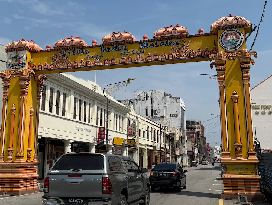Los arcos nos dan la bienvenida a Little India