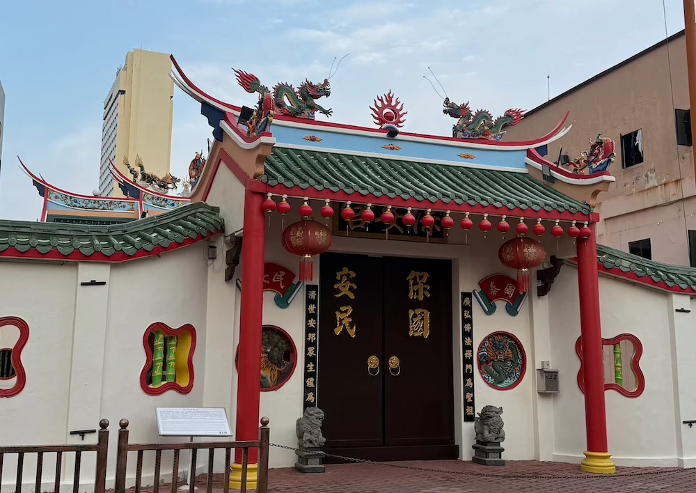 Entradas a templos muy detallistas