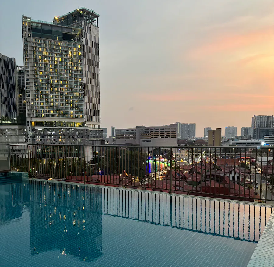 Las vistas desde la piscina a una ciudad Patrimonio de la Humanidad por la UNESCO