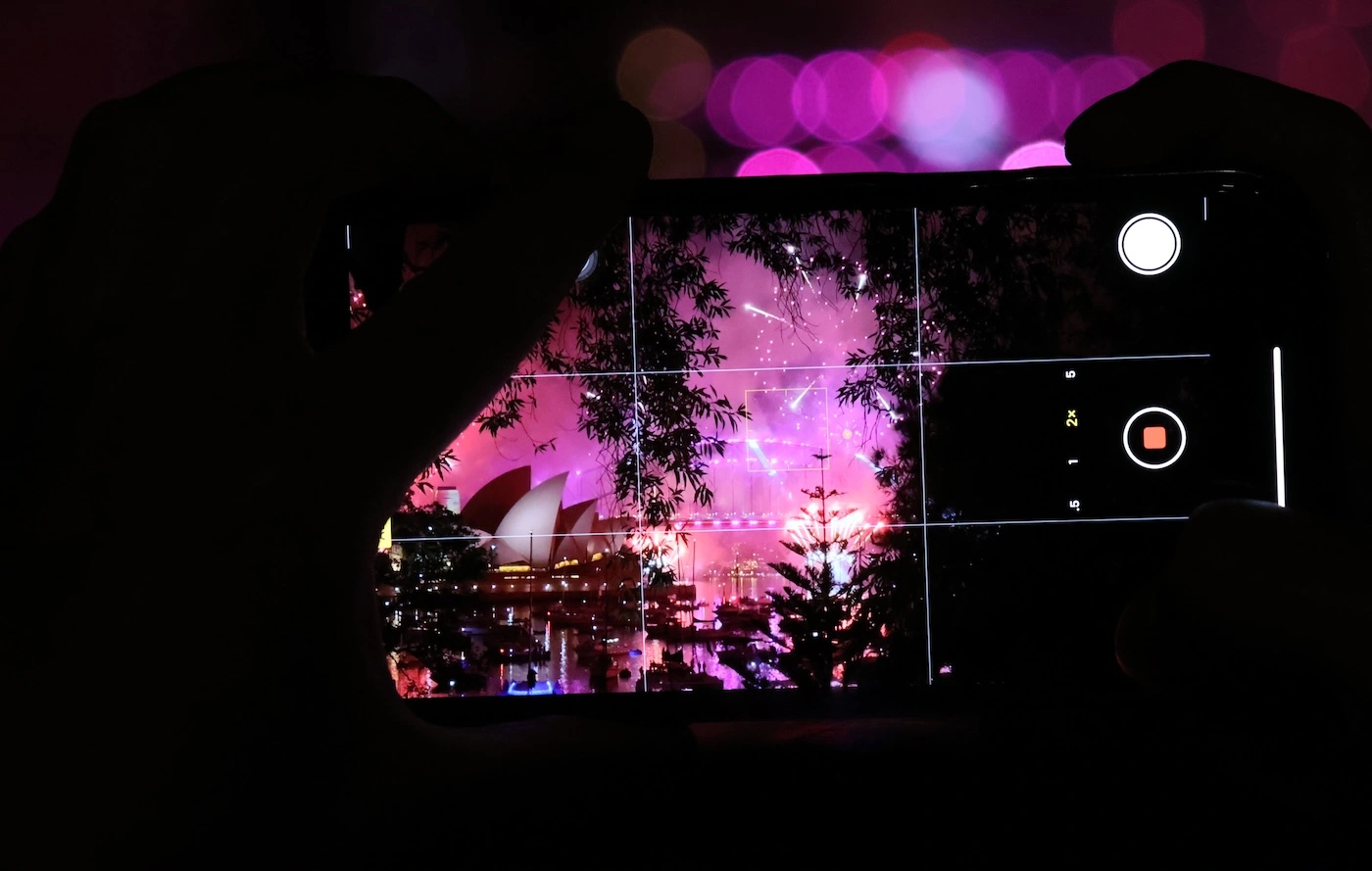 Los móviles se colaban en la celebración