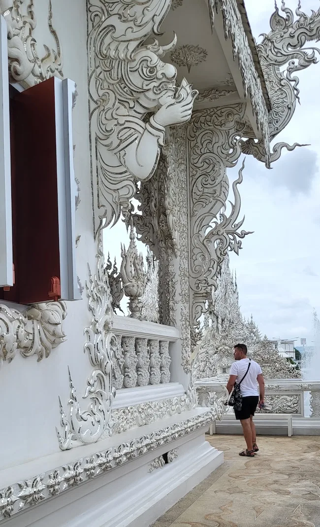 Los pasillos de este templo con todo el detalle