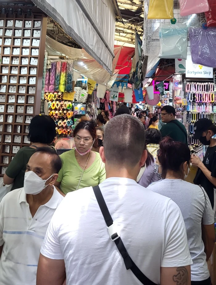 Caminando entre locales