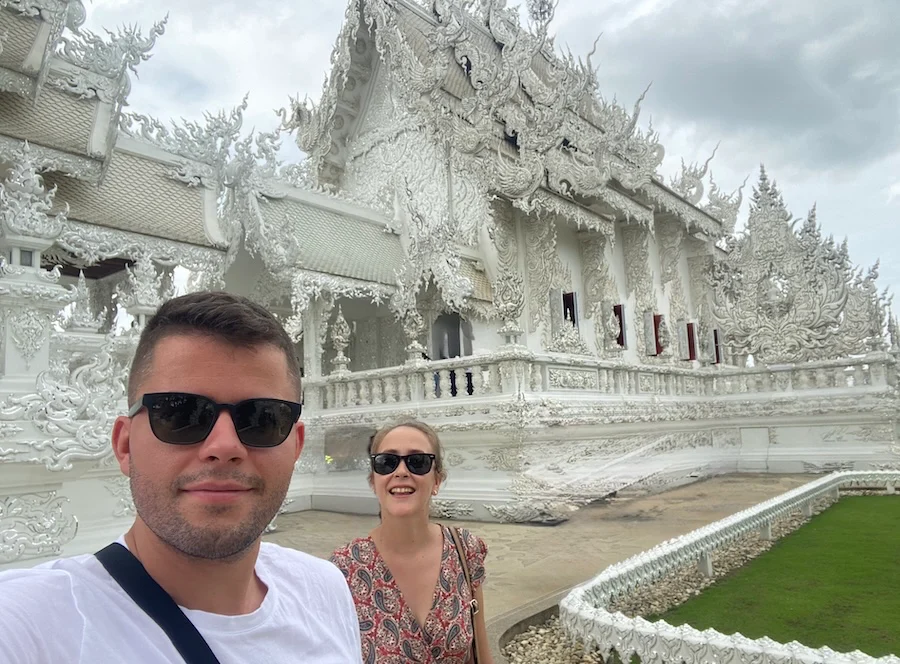 Nosotros en el Templo Blanco sin casi turistas